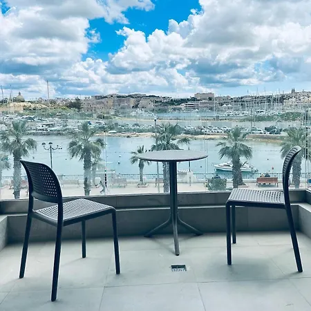 Seafront Luxury * Gzira