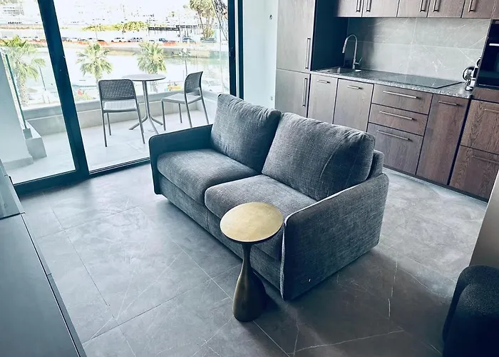 Seafront Luxury Διαμέρισμα *